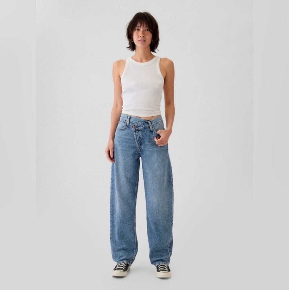 Gap High Rise Crossover Barrel Jeans crossover light wash